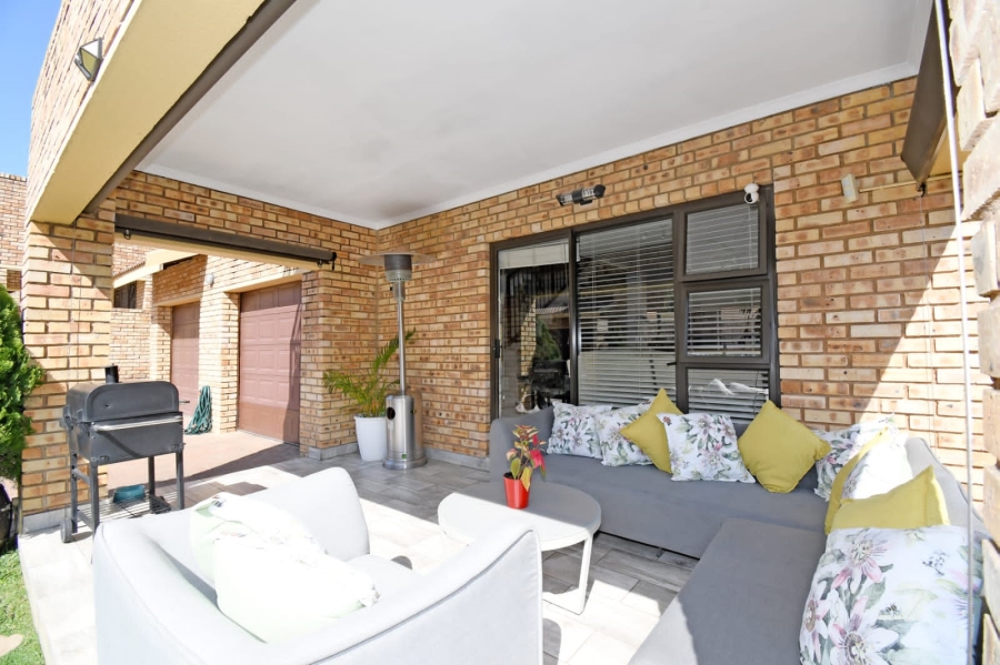 3 Bedroom Property for Sale in North Riding Gauteng