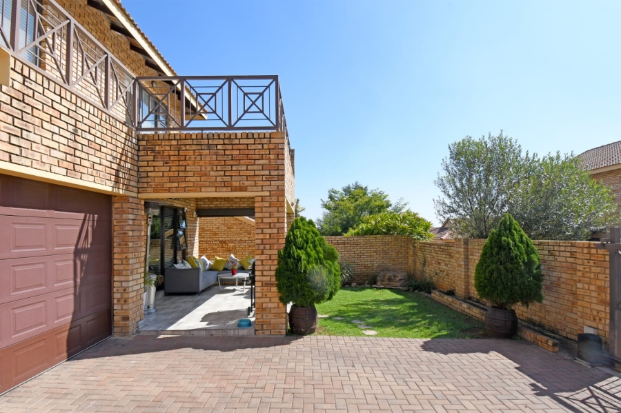 3 Bedroom Property for Sale in North Riding Gauteng