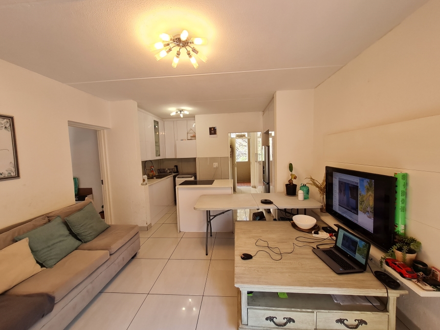 1 Bedroom Property for Sale in Bryanston Gauteng