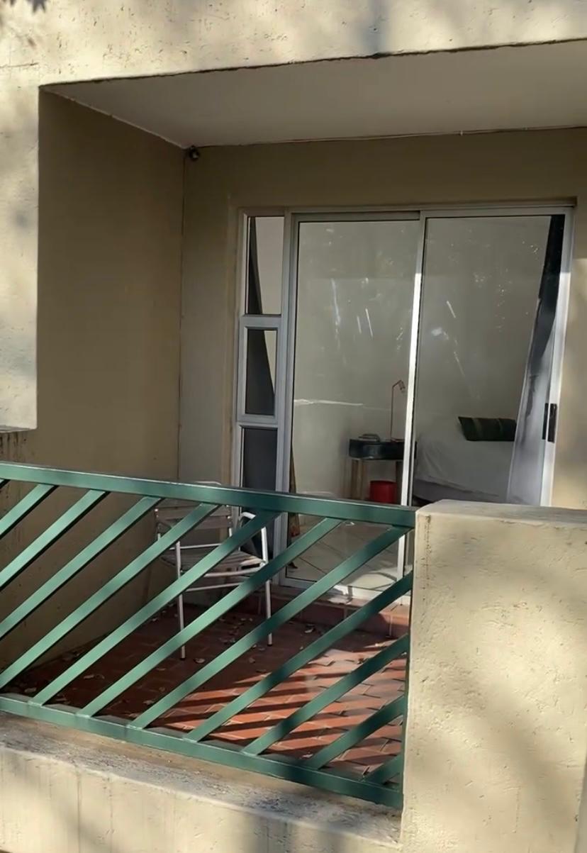 1 Bedroom Property for Sale in Bryanston Gauteng