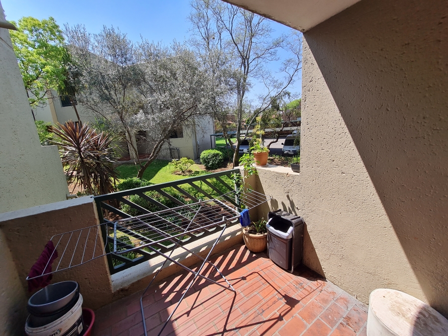 1 Bedroom Property for Sale in Bryanston Gauteng