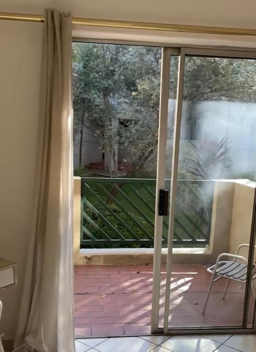 1 Bedroom Property for Sale in Bryanston Gauteng