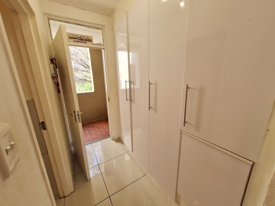 1 Bedroom Property for Sale in Bryanston Gauteng