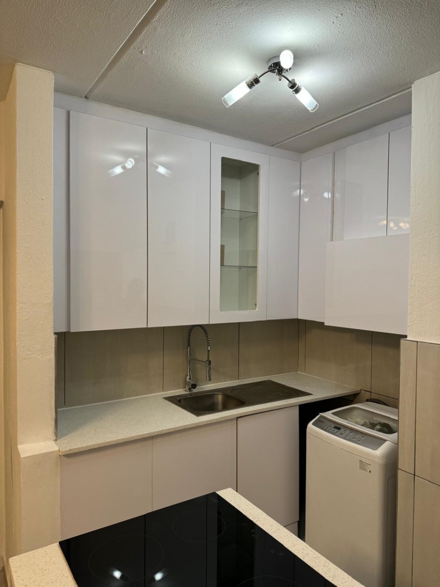 1 Bedroom Property for Sale in Bryanston Gauteng