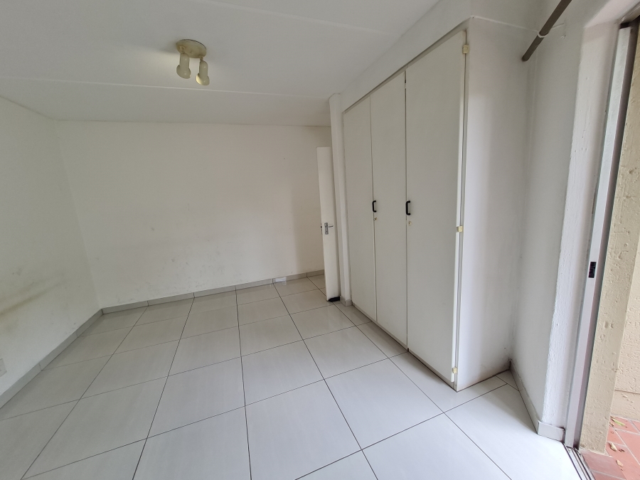 1 Bedroom Property for Sale in Bryanston Gauteng