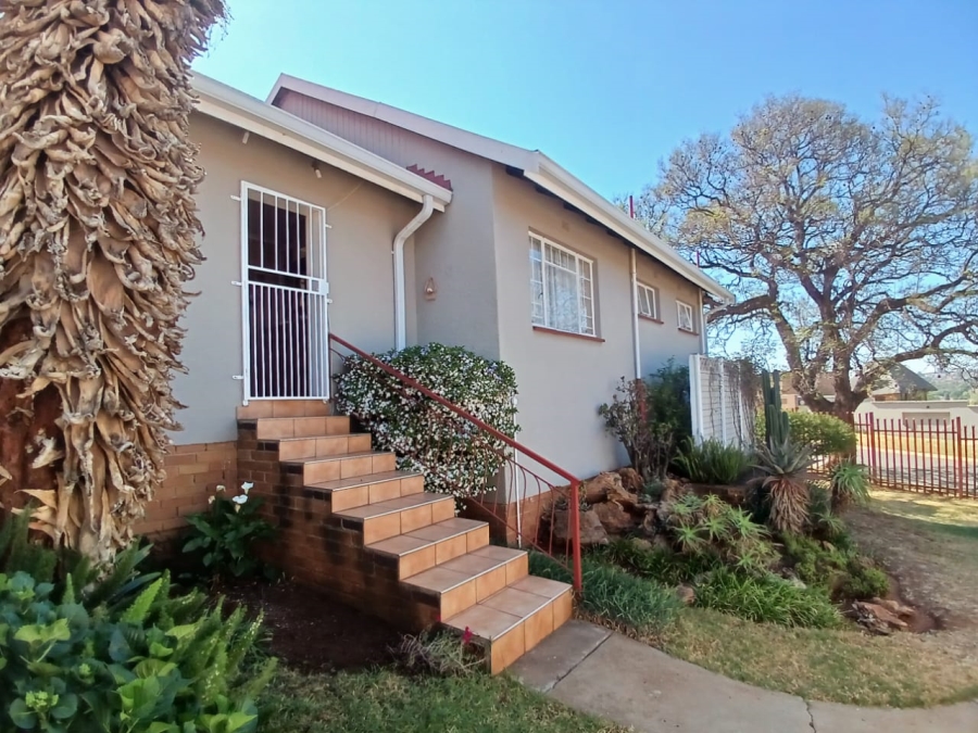 3 Bedroom Property for Sale in Lindhaven Gauteng