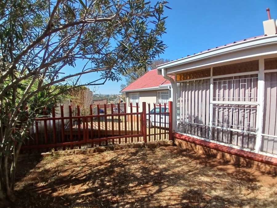 3 Bedroom Property for Sale in Lindhaven Gauteng