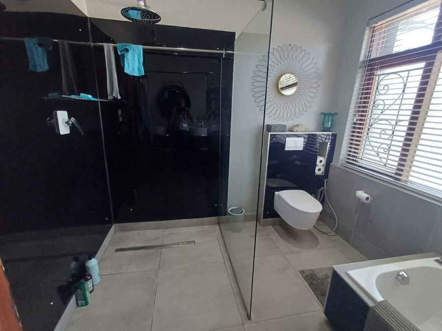 8 Bedroom Property for Sale in Florida Gauteng