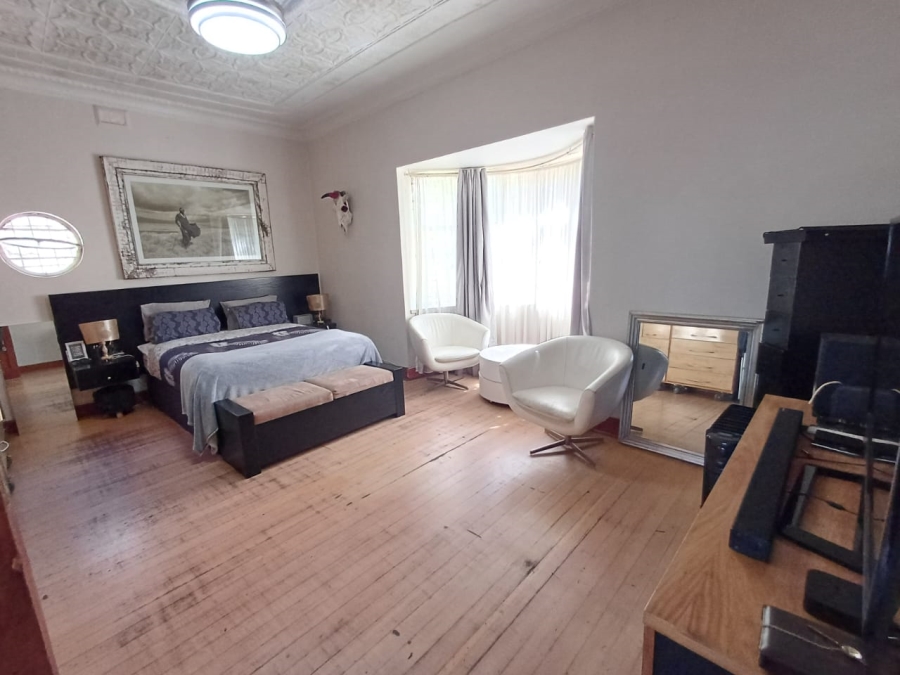 8 Bedroom Property for Sale in Florida Gauteng