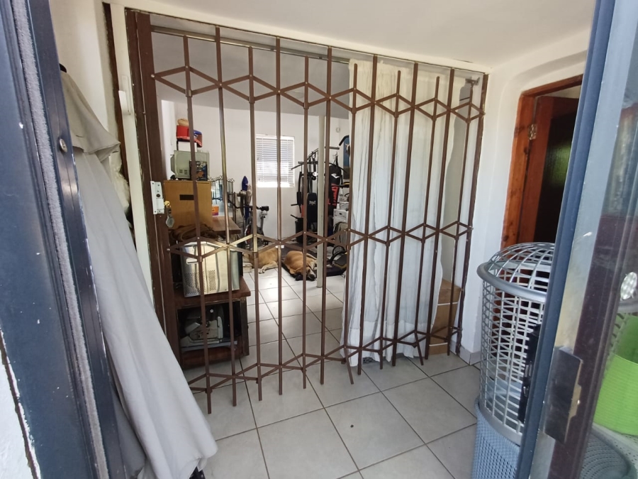 8 Bedroom Property for Sale in Florida Gauteng