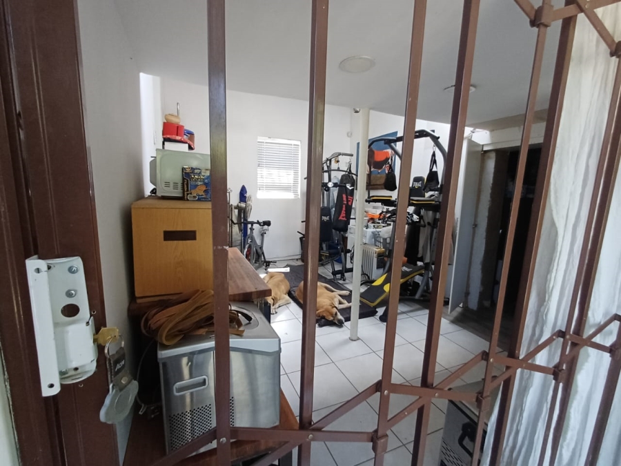 8 Bedroom Property for Sale in Florida Gauteng