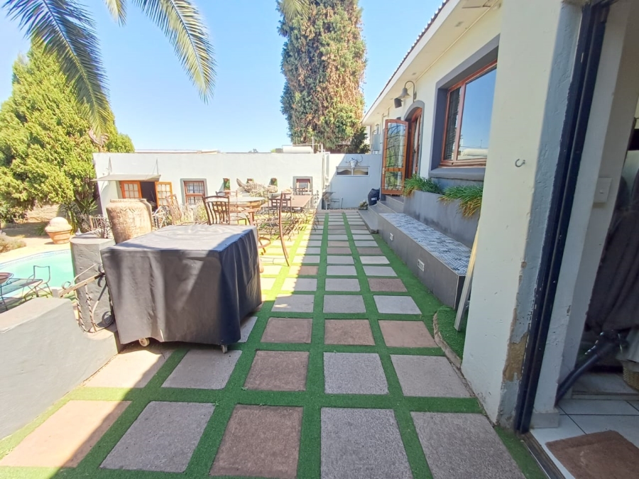 8 Bedroom Property for Sale in Florida Gauteng