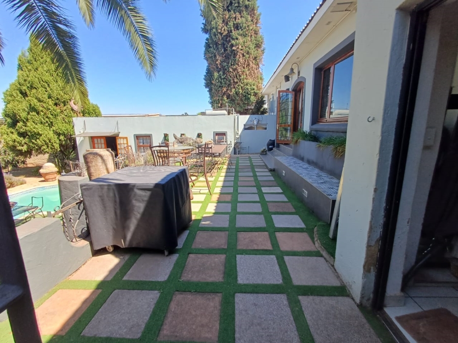 8 Bedroom Property for Sale in Florida Gauteng