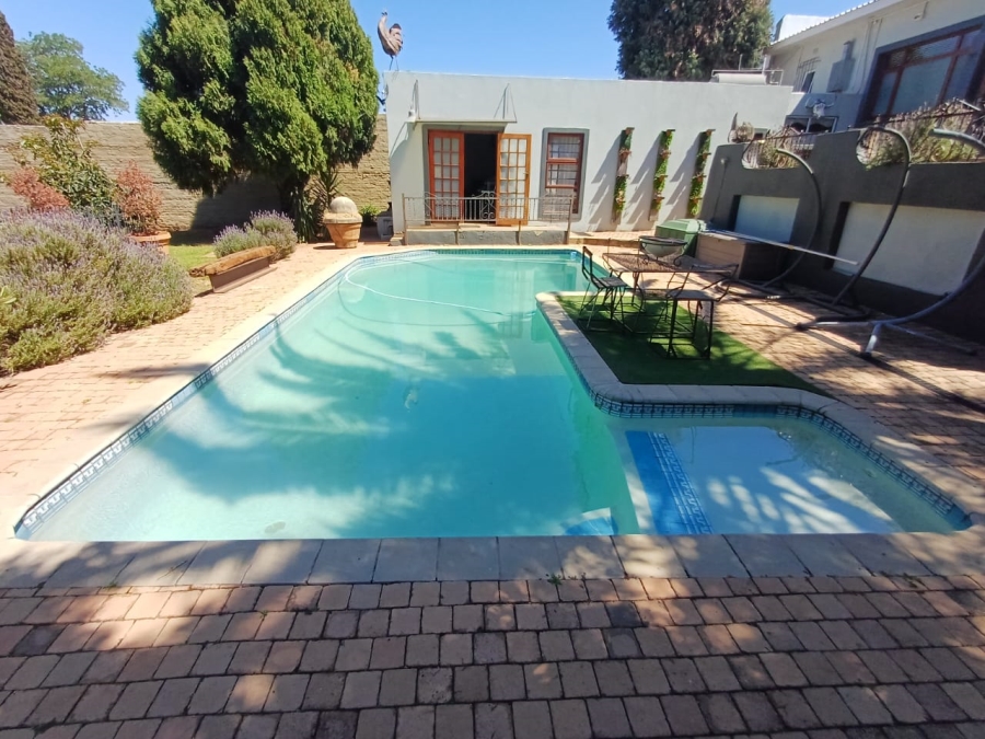 8 Bedroom Property for Sale in Florida Gauteng