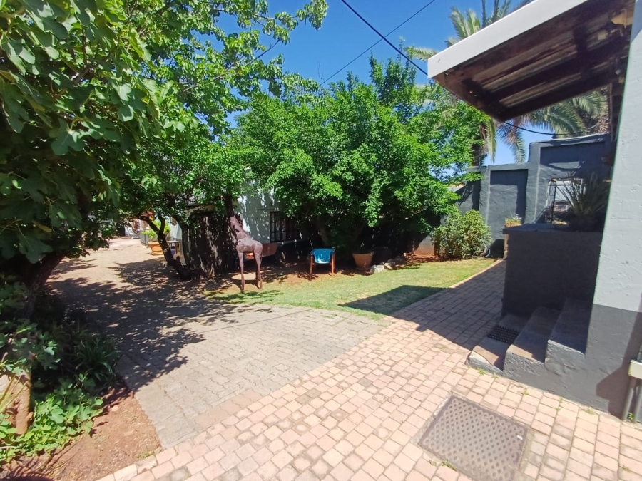 8 Bedroom Property for Sale in Florida Gauteng