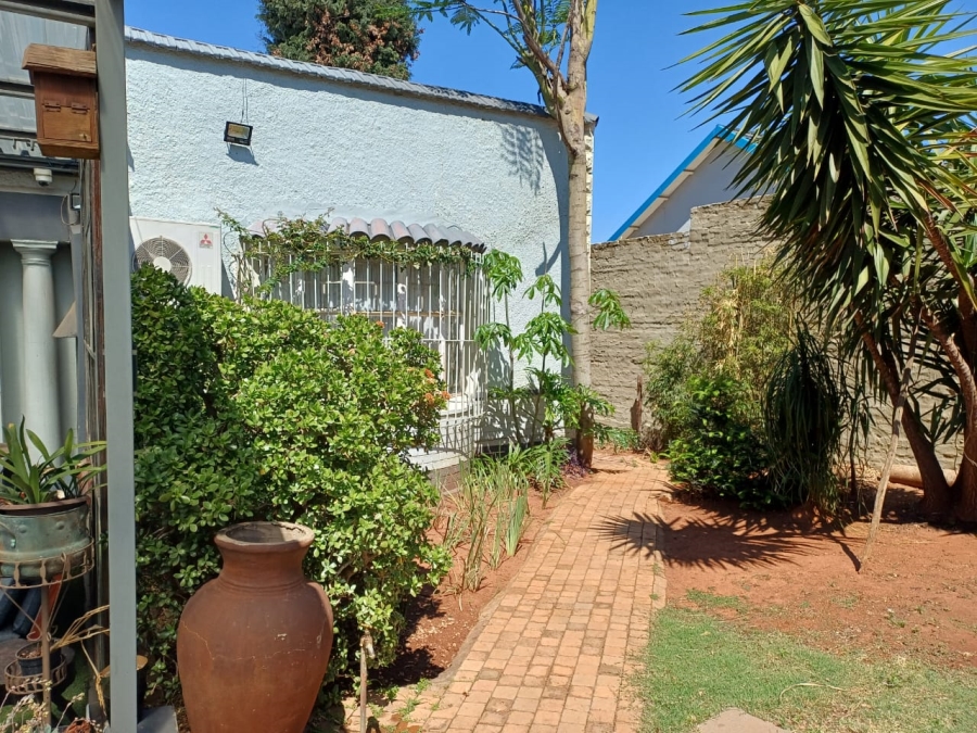8 Bedroom Property for Sale in Florida Gauteng