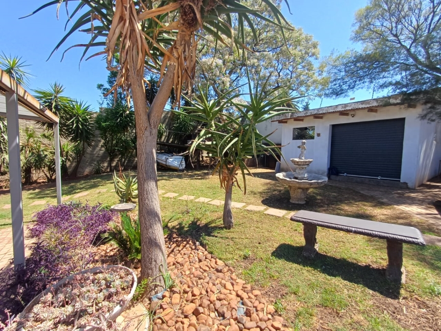 8 Bedroom Property for Sale in Florida Gauteng