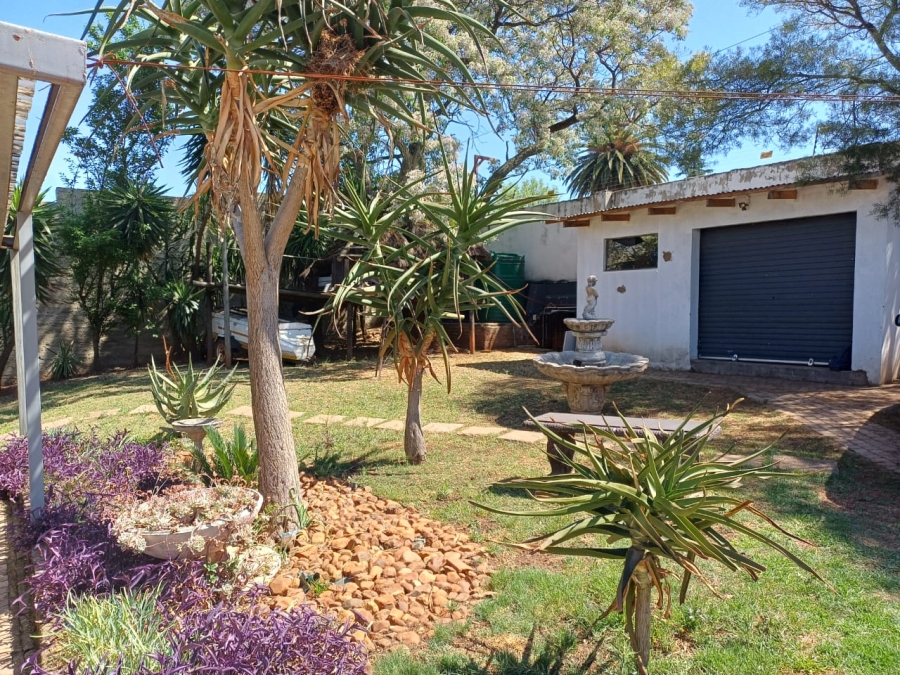 8 Bedroom Property for Sale in Florida Gauteng