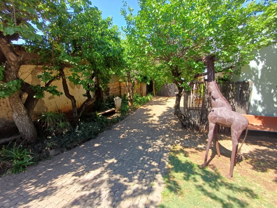 8 Bedroom Property for Sale in Florida Gauteng