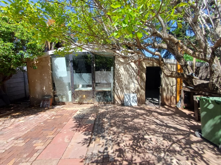 8 Bedroom Property for Sale in Florida Gauteng