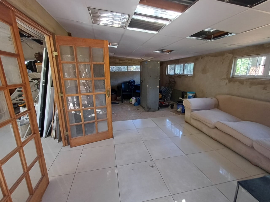 8 Bedroom Property for Sale in Florida Gauteng