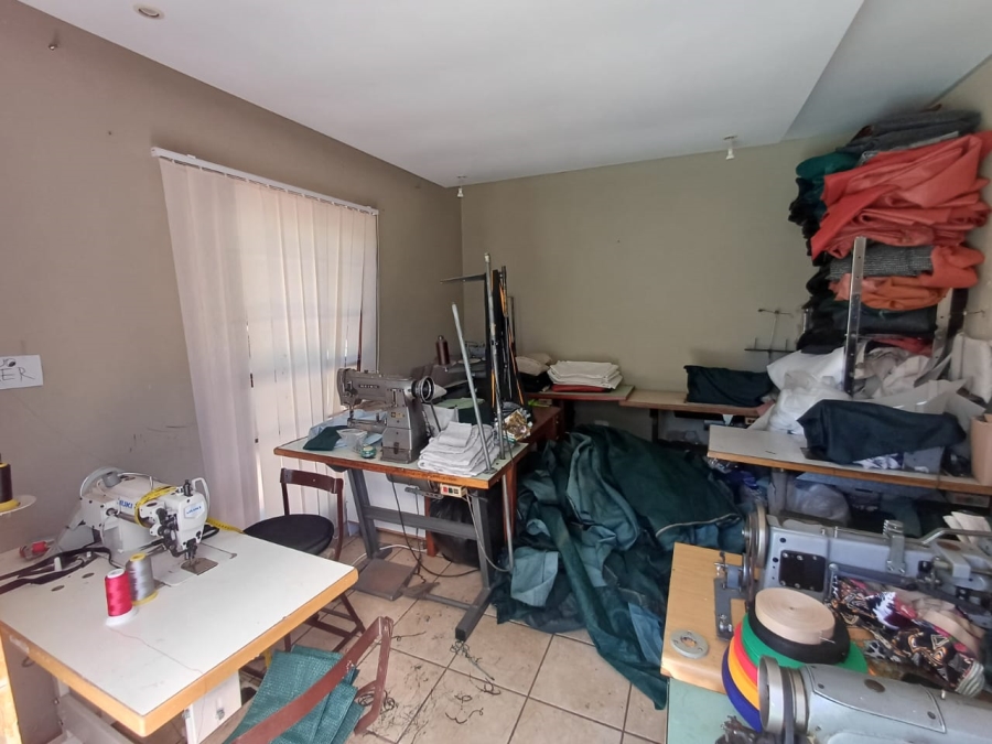 8 Bedroom Property for Sale in Florida Gauteng