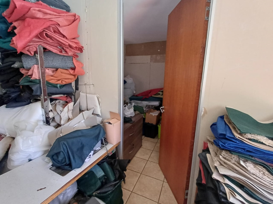 8 Bedroom Property for Sale in Florida Gauteng