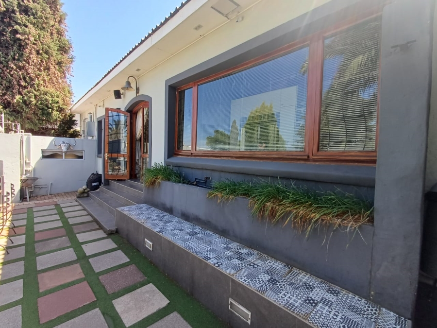 8 Bedroom Property for Sale in Florida Gauteng