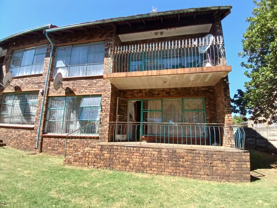 1 Bedroom Property for Sale in Lewisham Gauteng