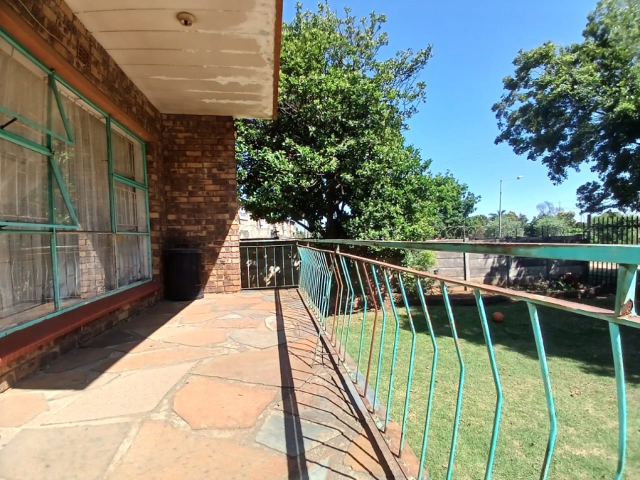 1 Bedroom Property for Sale in Lewisham Gauteng