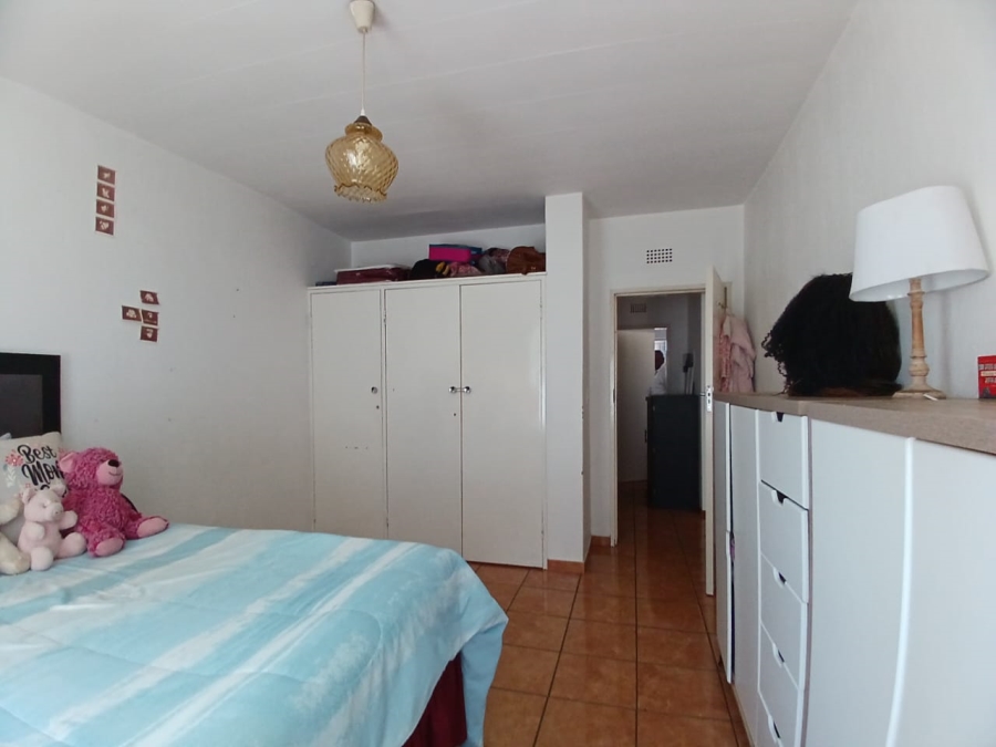 1 Bedroom Property for Sale in Lewisham Gauteng