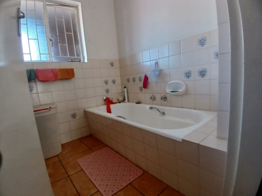 1 Bedroom Property for Sale in Lewisham Gauteng