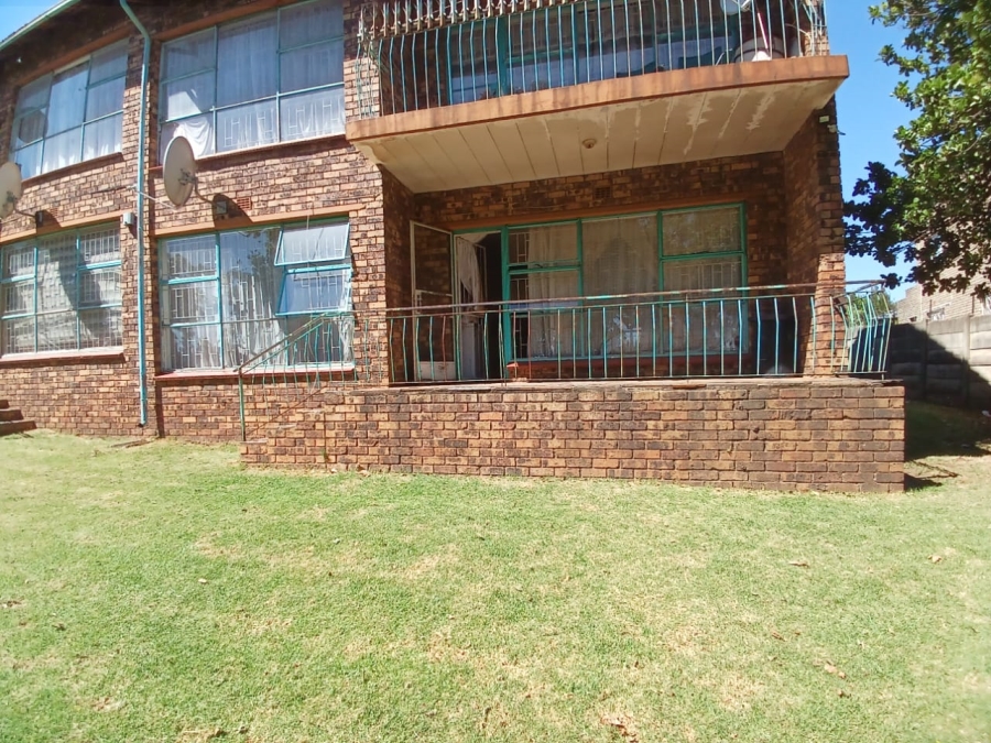1 Bedroom Property for Sale in Lewisham Gauteng