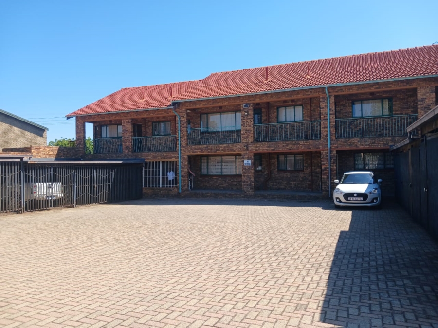 1 Bedroom Property for Sale in Lewisham Gauteng