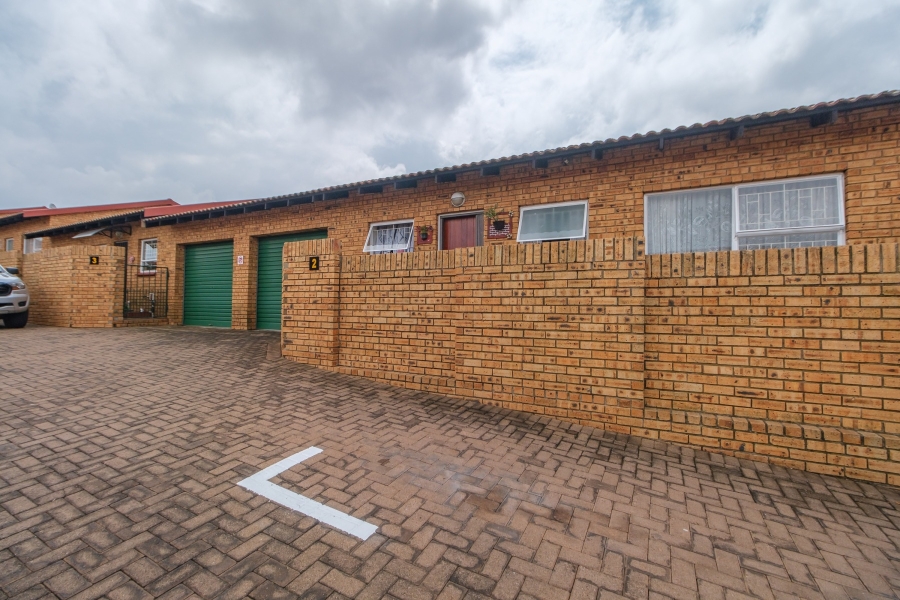 2 Bedroom Property for Sale in Rangeview Gauteng