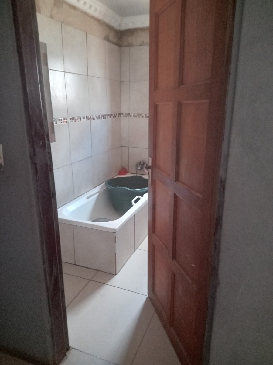 2 Bedroom Property for Sale in Bram Fischerville Gauteng