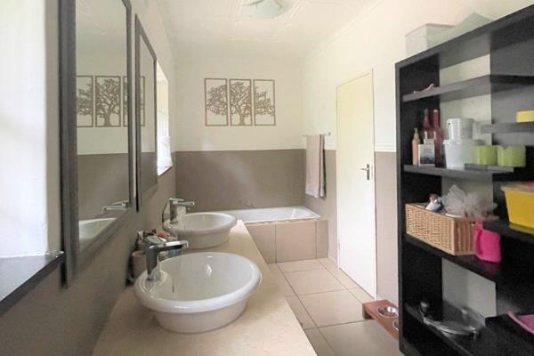 4 Bedroom Property for Sale in Albemarle Gauteng