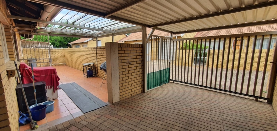 3 Bedroom Property for Sale in Dal Fouche Gauteng