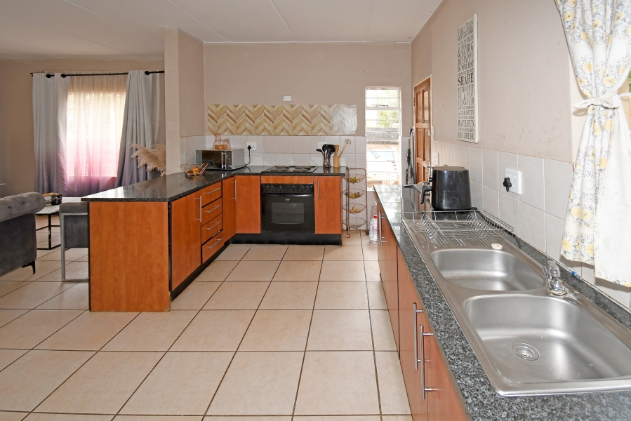 2 Bedroom Property for Sale in Zandspruit Gauteng