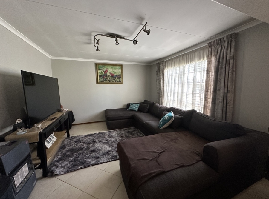 2 Bedroom Property for Sale in Verwoerdpark Gauteng