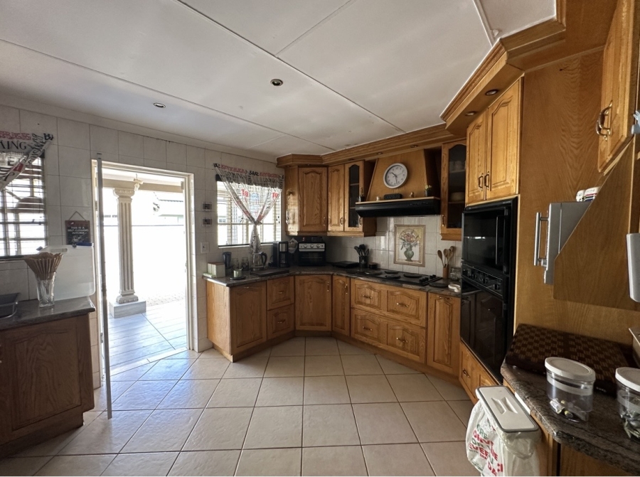 2 Bedroom Property for Sale in Verwoerdpark Gauteng