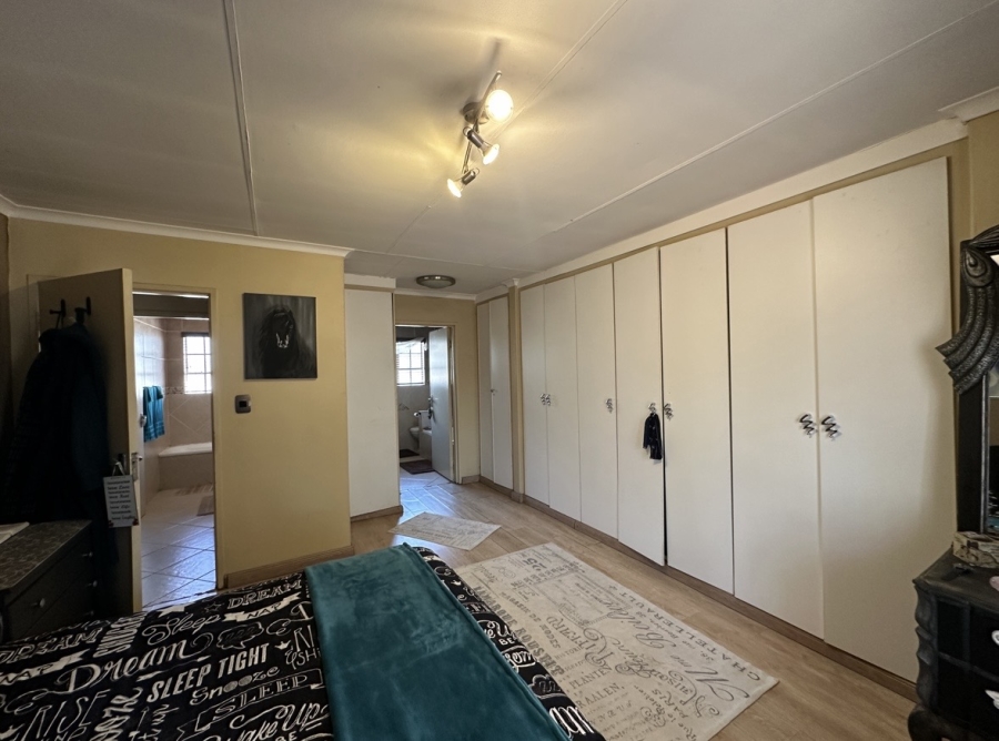 2 Bedroom Property for Sale in Verwoerdpark Gauteng
