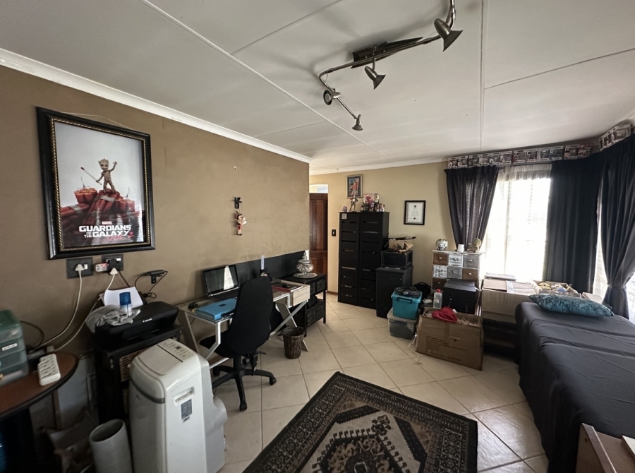 2 Bedroom Property for Sale in Verwoerdpark Gauteng