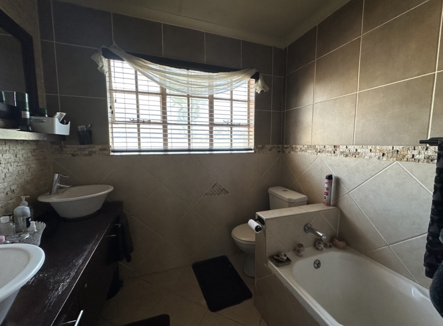 2 Bedroom Property for Sale in Verwoerdpark Gauteng
