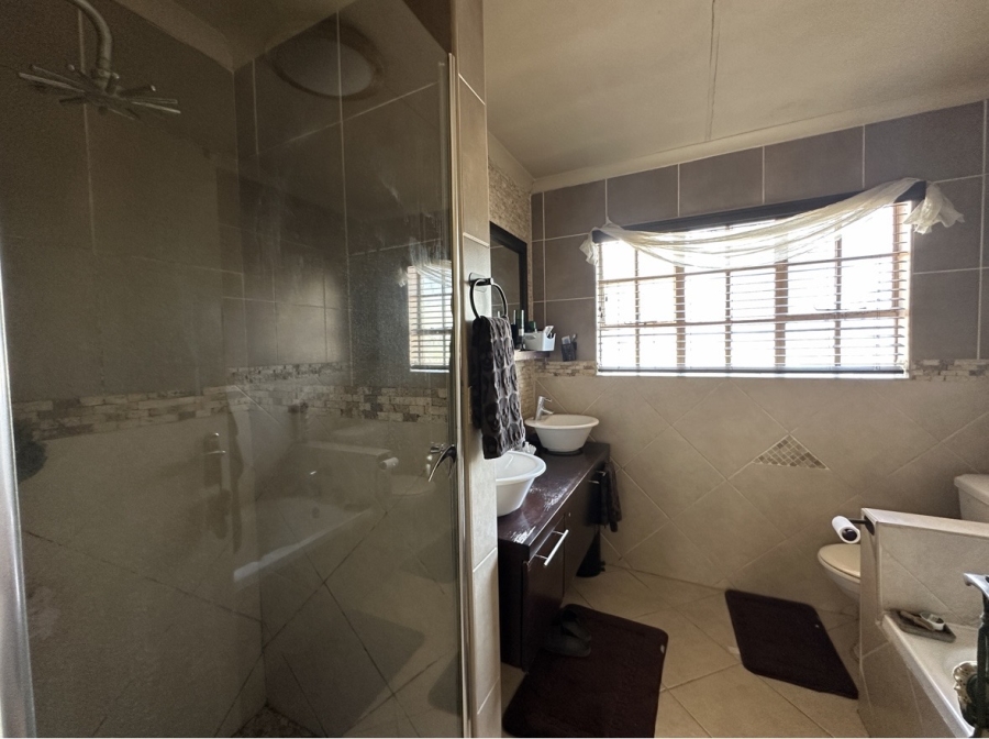 2 Bedroom Property for Sale in Verwoerdpark Gauteng