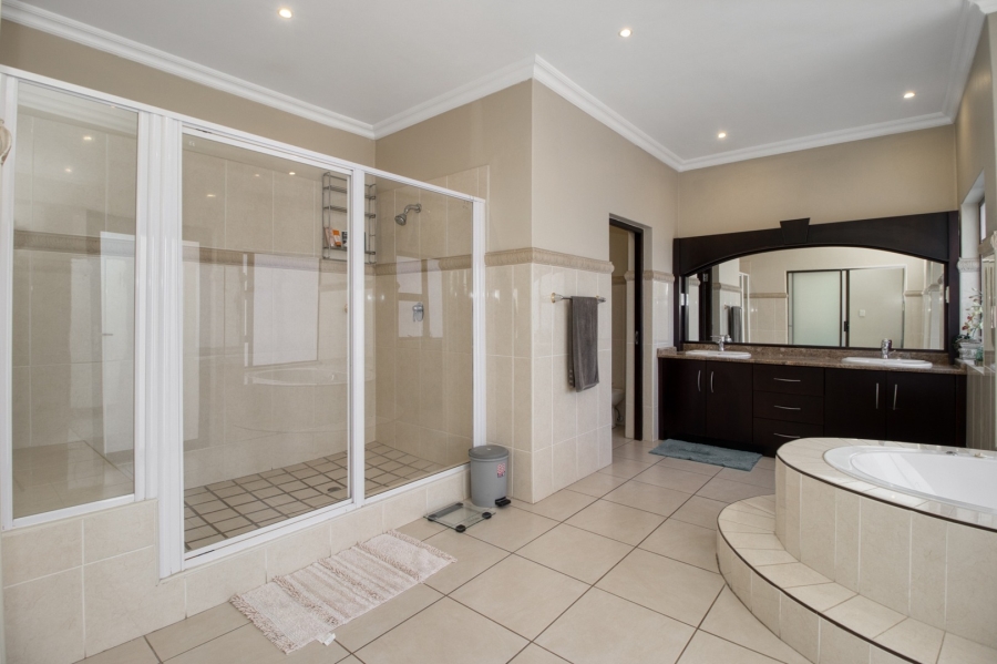 To Let 4 Bedroom Property for Rent in Dainfern Golf Estate Gauteng