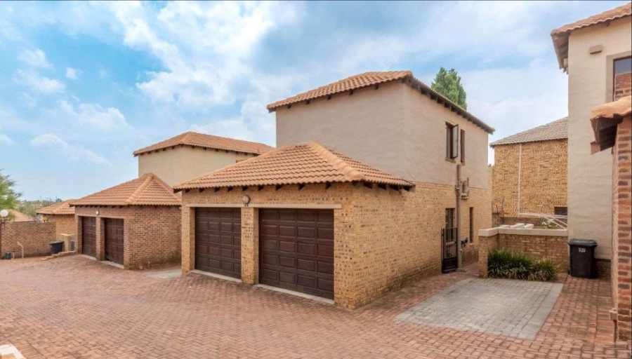 2 Bedroom Property for Sale in Willowbrook Gauteng
