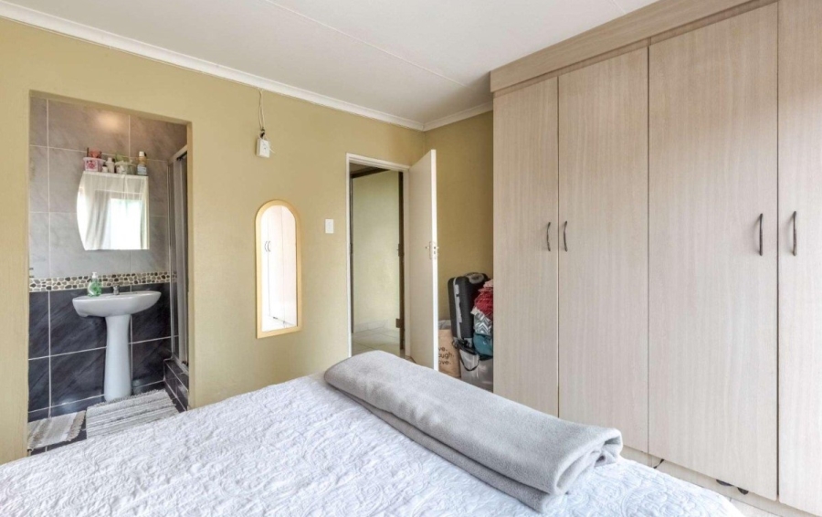 2 Bedroom Property for Sale in Willowbrook Gauteng