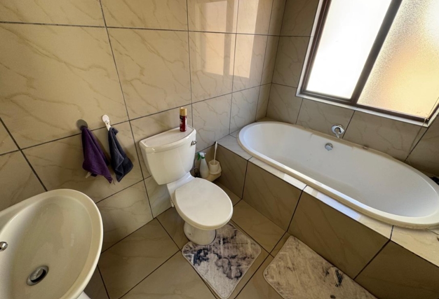 2 Bedroom Property for Sale in Willowbrook Gauteng