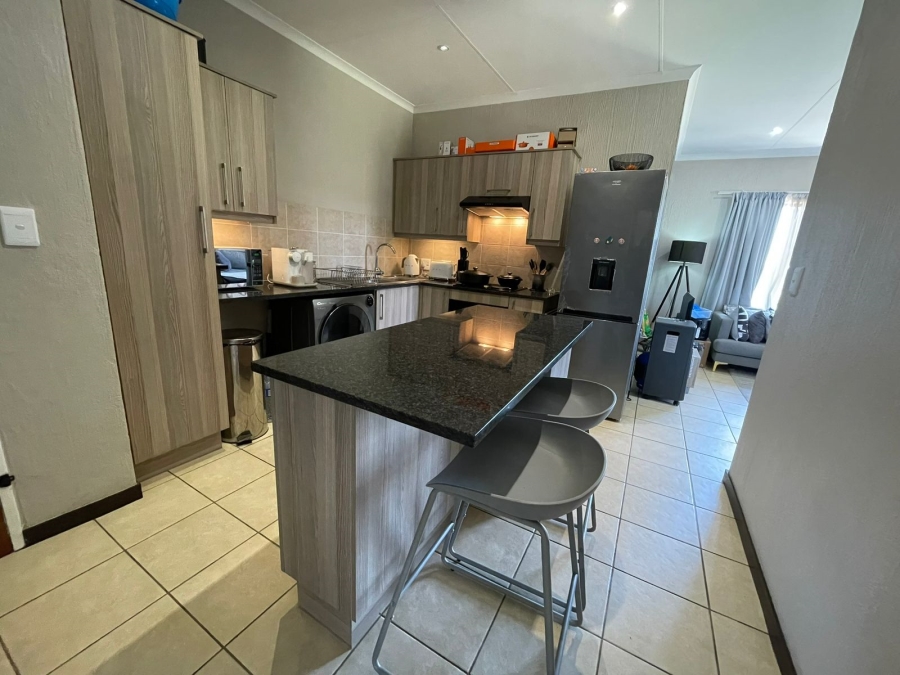 2 Bedroom Property for Sale in Wilgeheuwel Gauteng